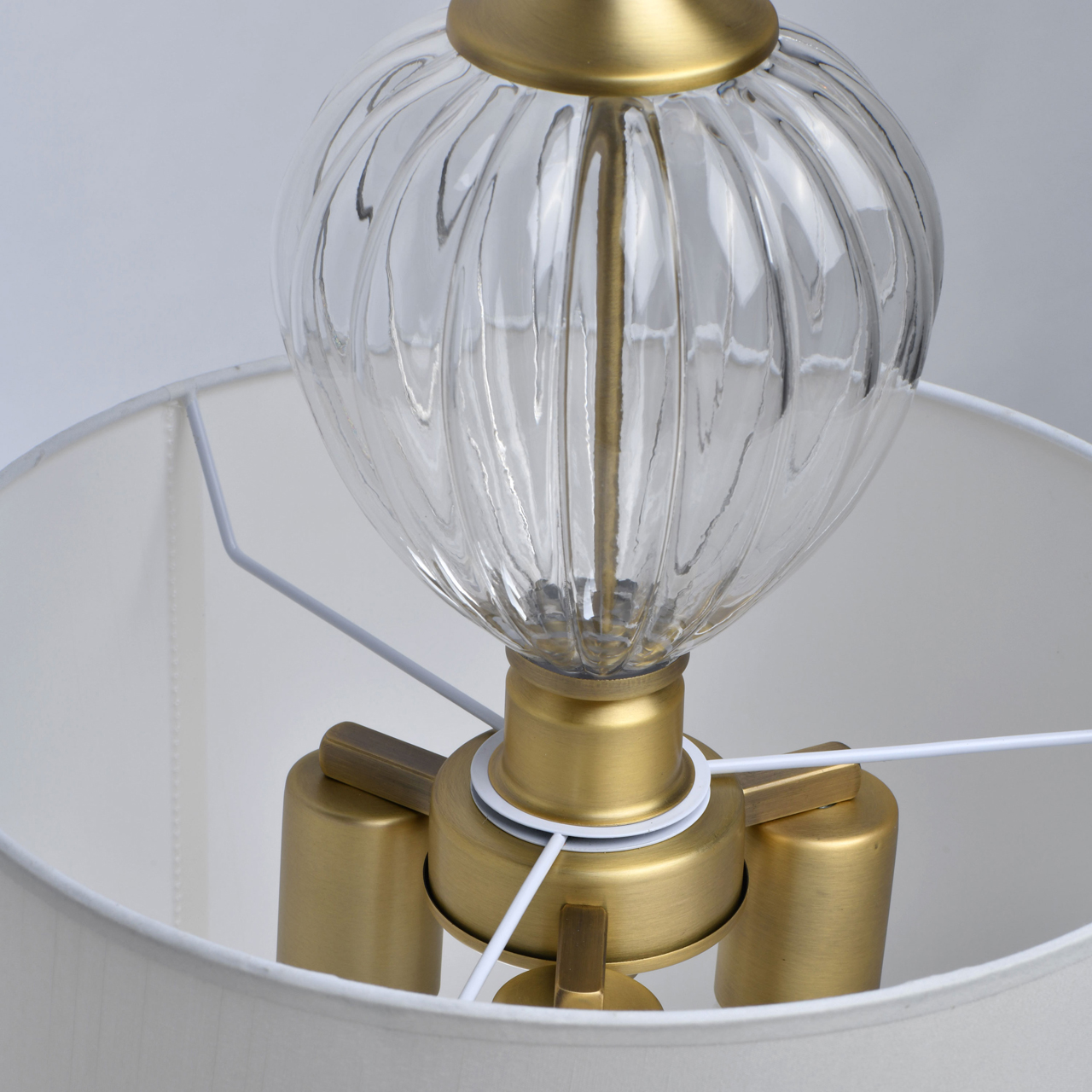 картинка Подвесной светильник Chiaro Оделия 619011203 магазин pro-decor.kz являющийся официальным дистрибьютором в Казахстане картинка Подвесной светильник Chiaro Оделия 619011203 от магазина pro-decor.kz