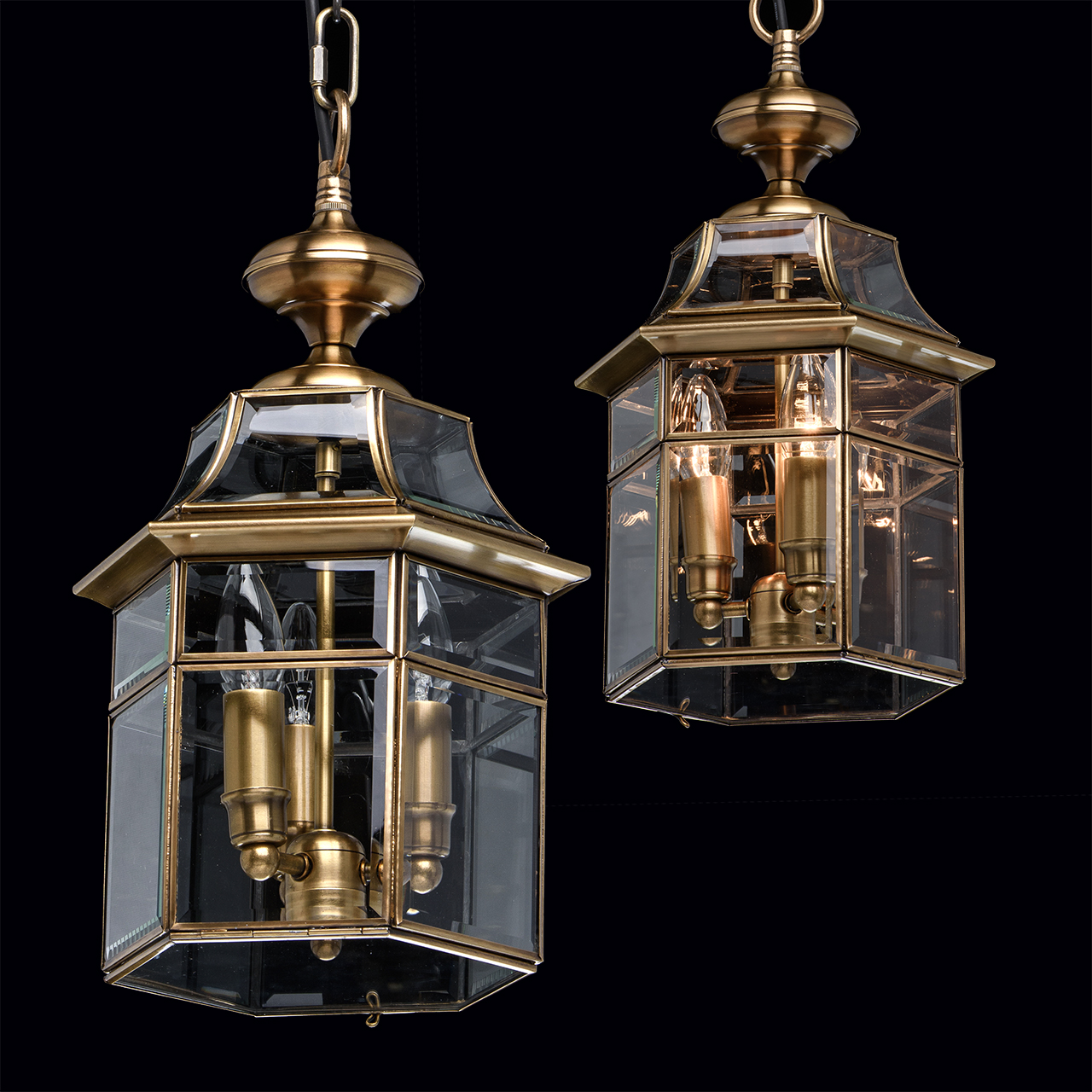 картинка Подвесной светильник Chiaro Мидос 802010303 магазин pro-decor.kz являющийся официальным дистрибьютором в Казахстане картинка Подвесной светильник Chiaro Мидос 802010303 от магазина pro-decor.kz