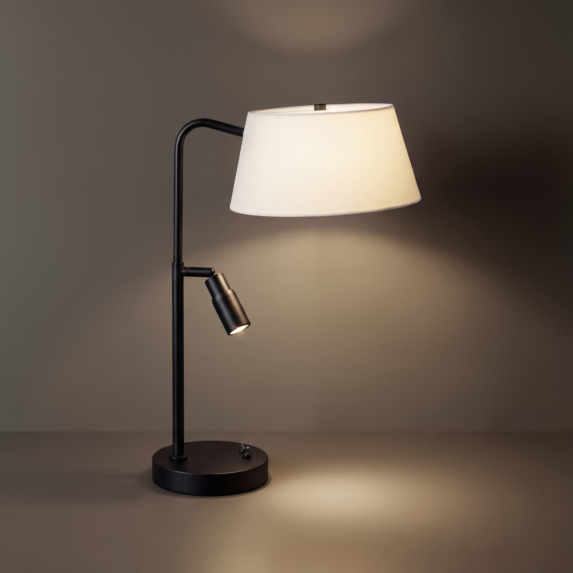 картинка Настольный светильник Freya FR2066TL-L40B FLINT от магазина pro-decor.kz