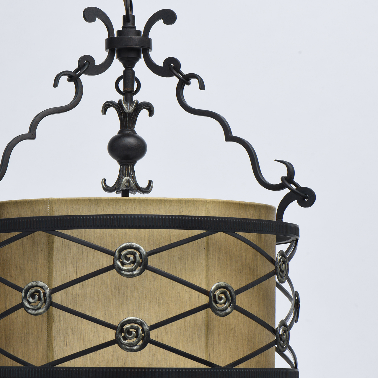 картинка Подвесной светильник Chiaro Айвенго 669011304 магазин pro-decor.kz являющийся официальным дистрибьютором в Казахстане картинка Подвесной светильник Chiaro Айвенго 669011304 от магазина pro-decor.kz