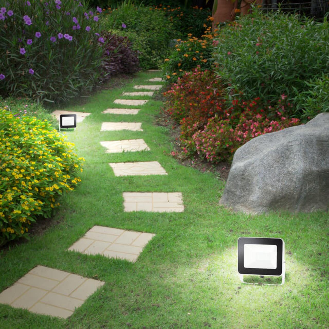 картинка Прожектор светодиодный Novotech Armin 30W 357528 магазин pro-decor.kz являющийся официальным дистрибьютором в Казахстане картинка Прожектор светодиодный Novotech Armin 30W 357528 от магазина pro-decor.kz