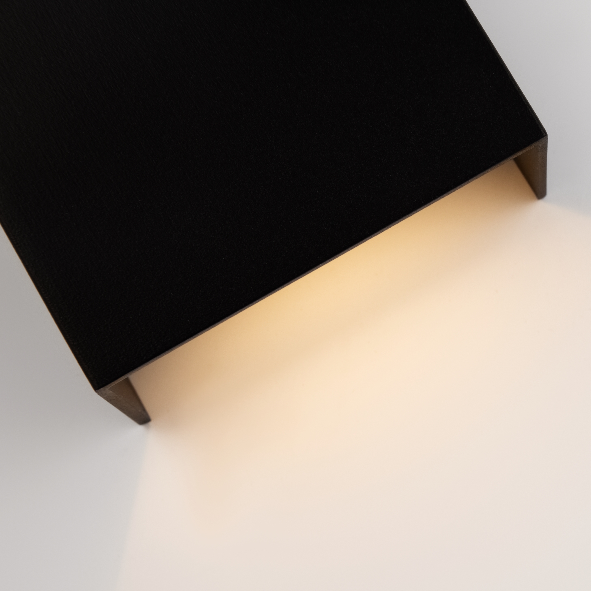 картинка Бра Maytoni O040WL-L11B3K магазин pro-decor.kz являющийся официальным дистрибьютором в Казахстане картинка Бра Maytoni O040WL-L11B3K от магазина pro-decor.kz