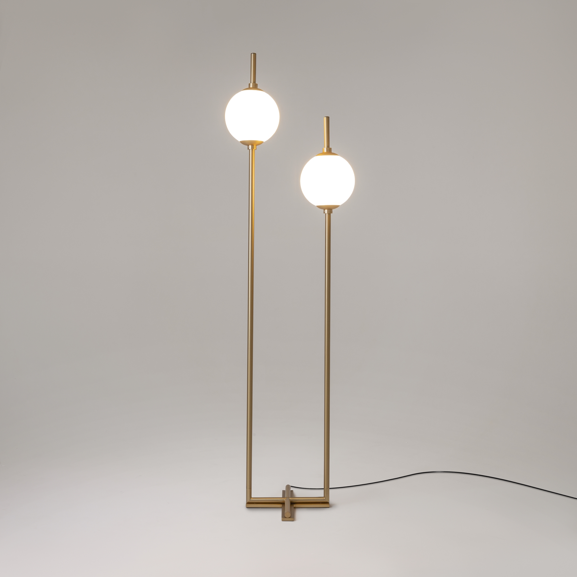 картинка Напольный светильник (торшер) Maytoni Z020FL-L12BS3K от магазина pro-decor.kz
