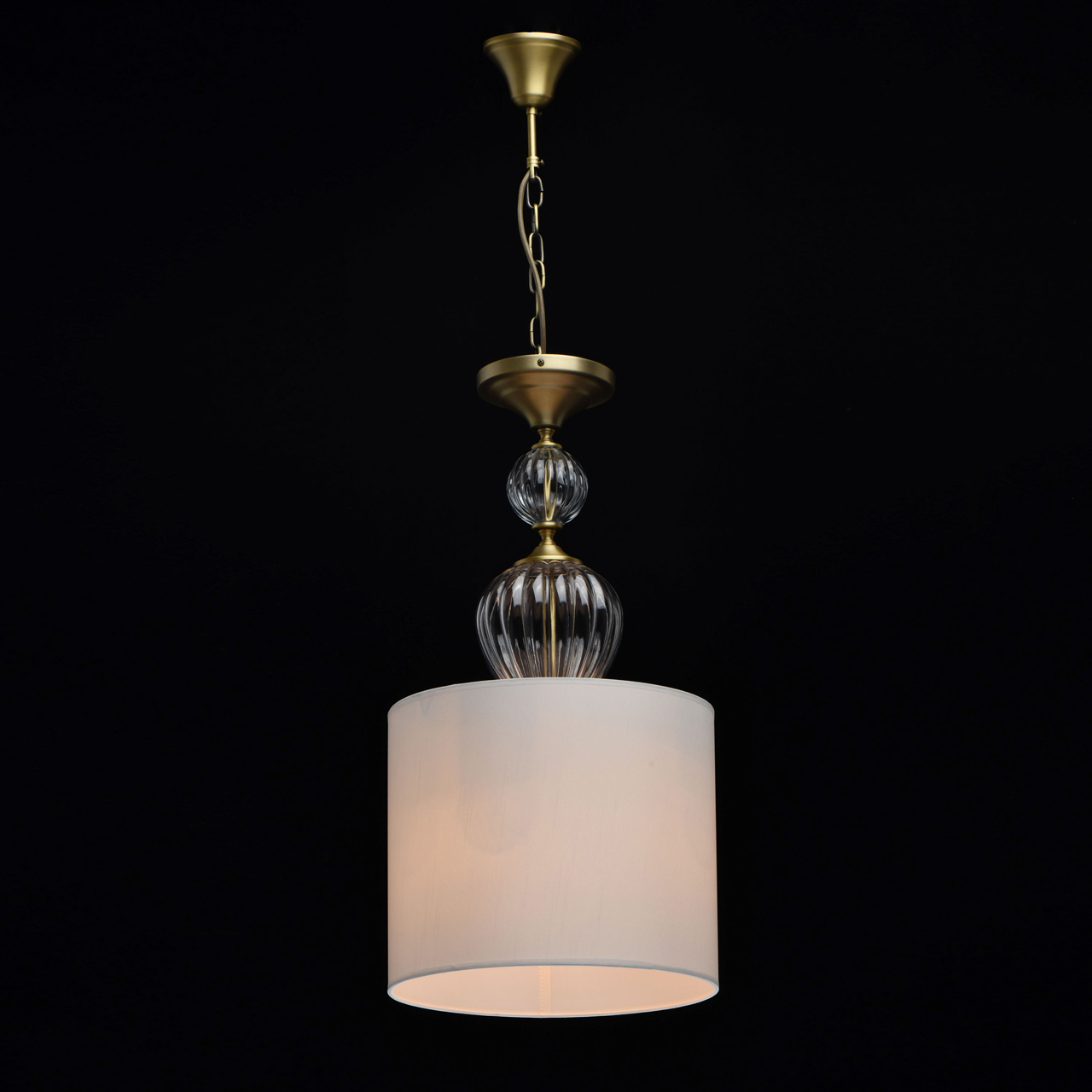 картинка Подвесной светильник Chiaro Оделия 619011203 магазин pro-decor.kz являющийся официальным дистрибьютором в Казахстане картинка Подвесной светильник Chiaro Оделия 619011203 от магазина pro-decor.kz